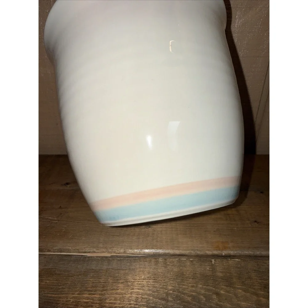 Pfaltzgraff Canister 6.5inches Tall No Lid Beautiful Condition‎